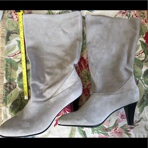 NWOT Auvergne Soft Surroundings suede boots